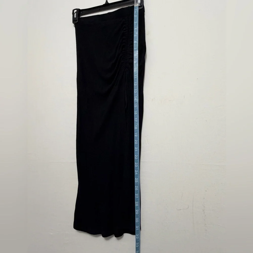 Lulus Black Ruched women’s size XS Maxi Skirt (A348)✨